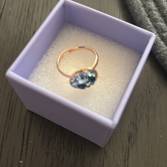 Earrings and ring - Picture 3 of 4